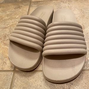 Girlfriend Collective / W8 M7 / Slides